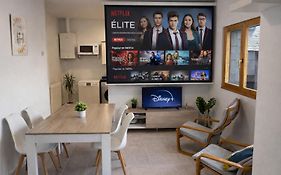 Apto Espert l PISCINA l Cine l Garaje l BBQ l Wifi